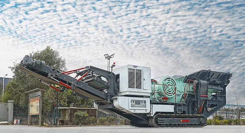 Mobile crushing plant 21